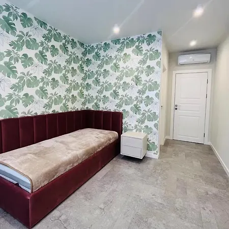 Apartment Komuny Paryskiej 3 *
